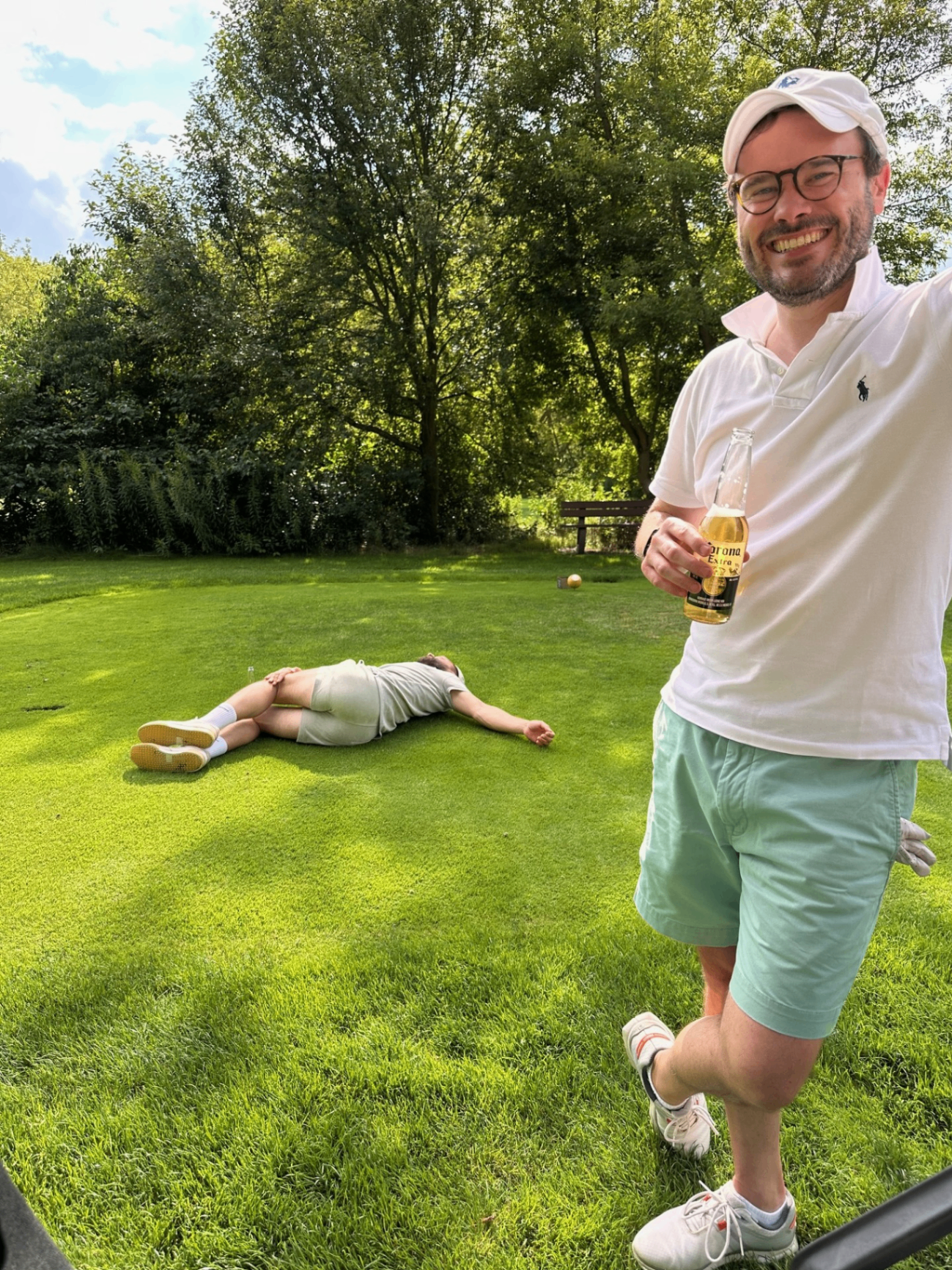 Humorvolle Turnierimpression auf dem Grün